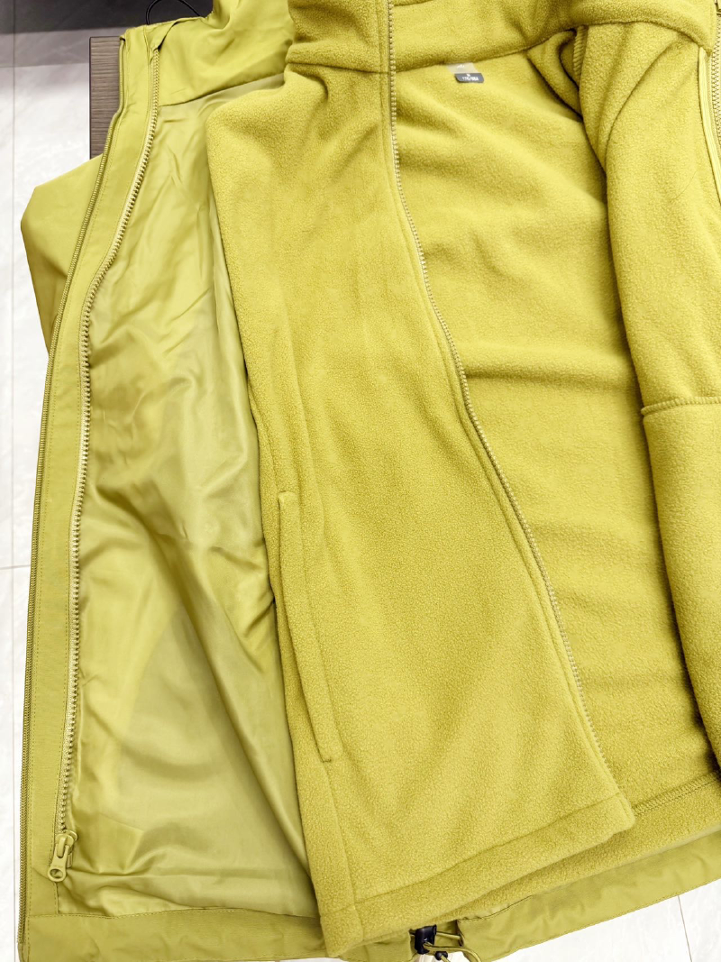 探拓冲锋衣防水测试水珠滚落